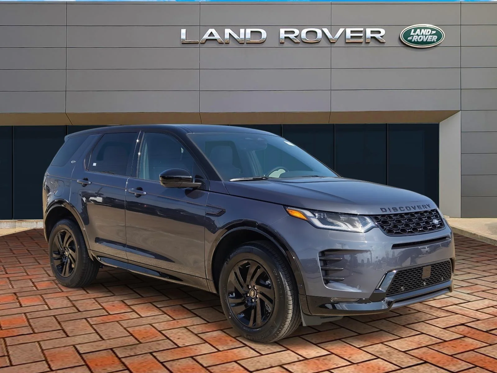 2026 Land Rover Discovery Sport 2.0 Landmark Edition's photo