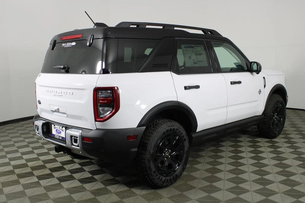 New 2025 Oxford White Ford Outer Banks image 5