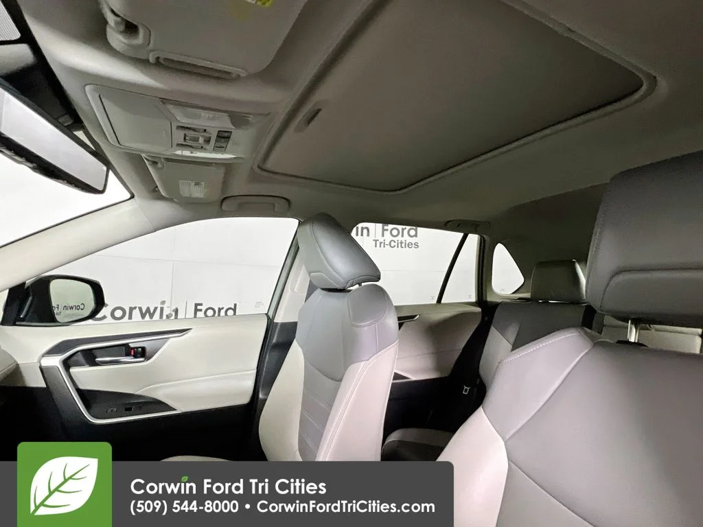 Used 2022 Gray Toyota XLE Premium image 26