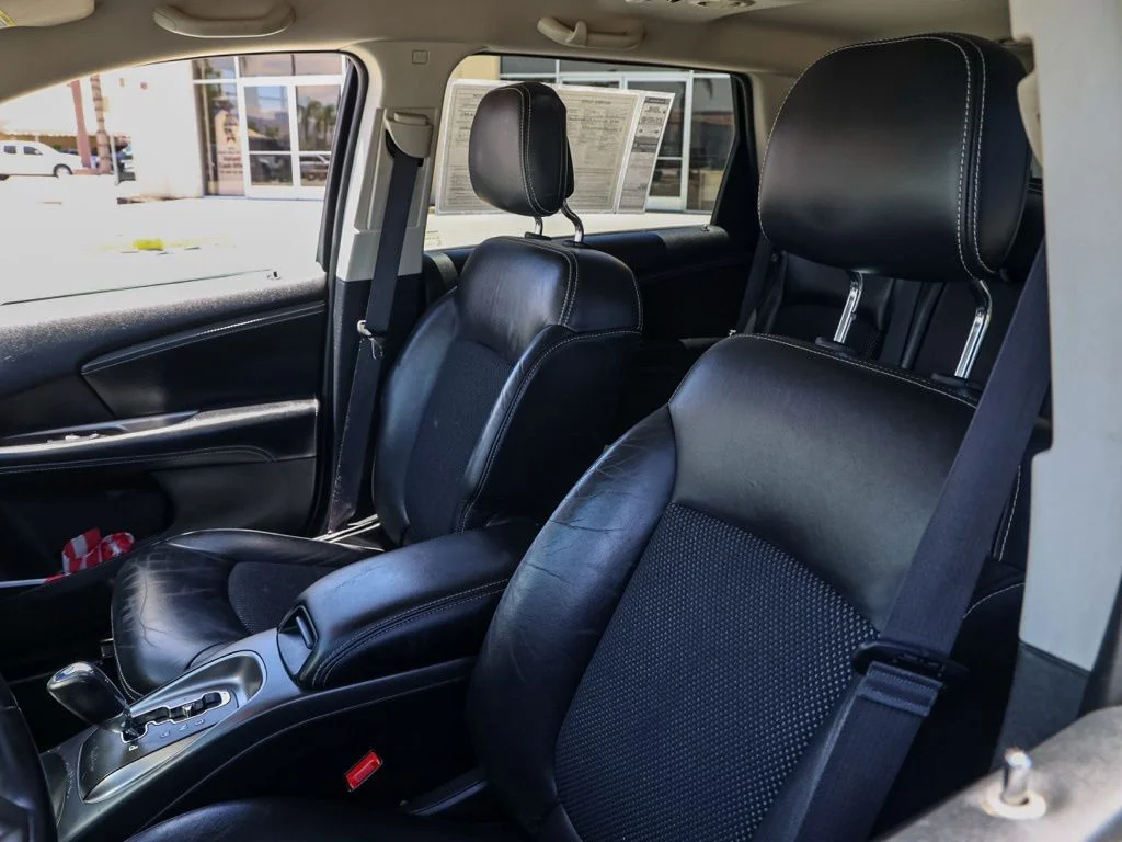 Used 2017 Black Dodge Crossroad image 14