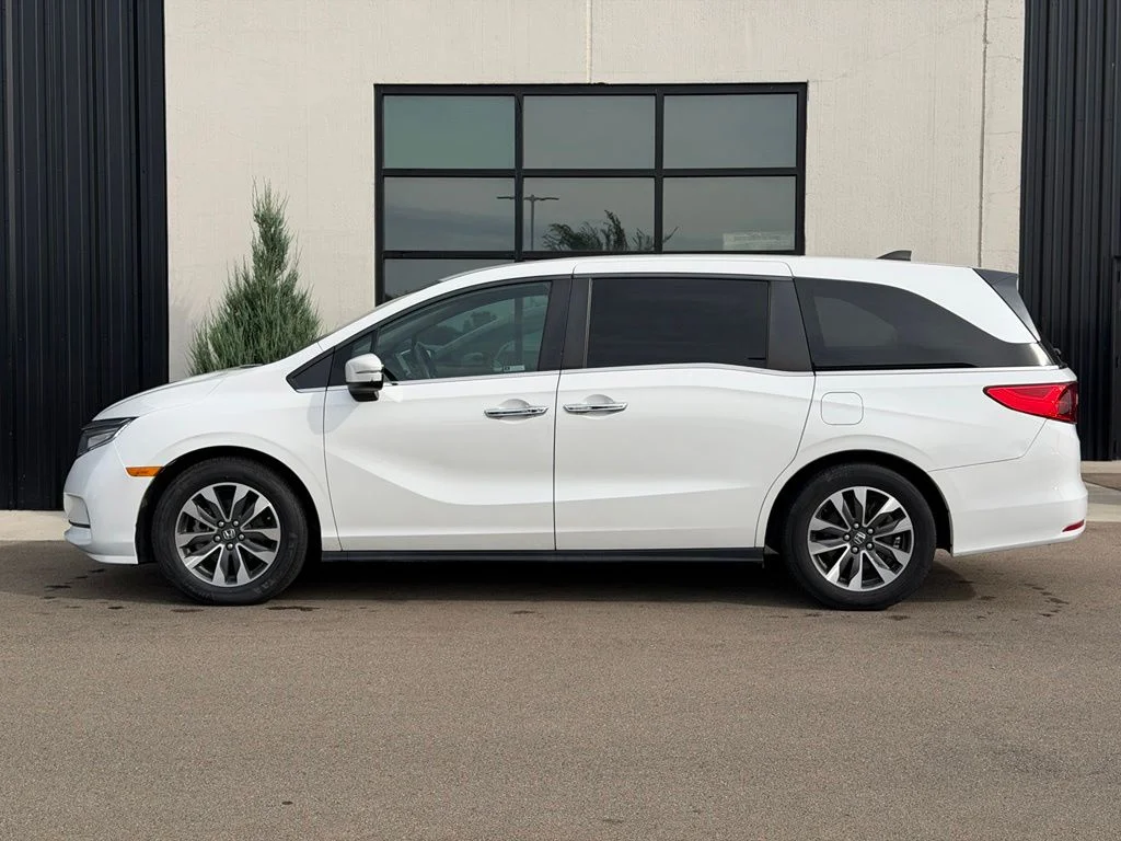 Used 2021 White Honda EX-L image 2