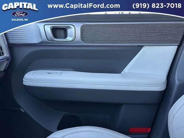 Used 2024 Silver Hyundai Calligraphy image 28