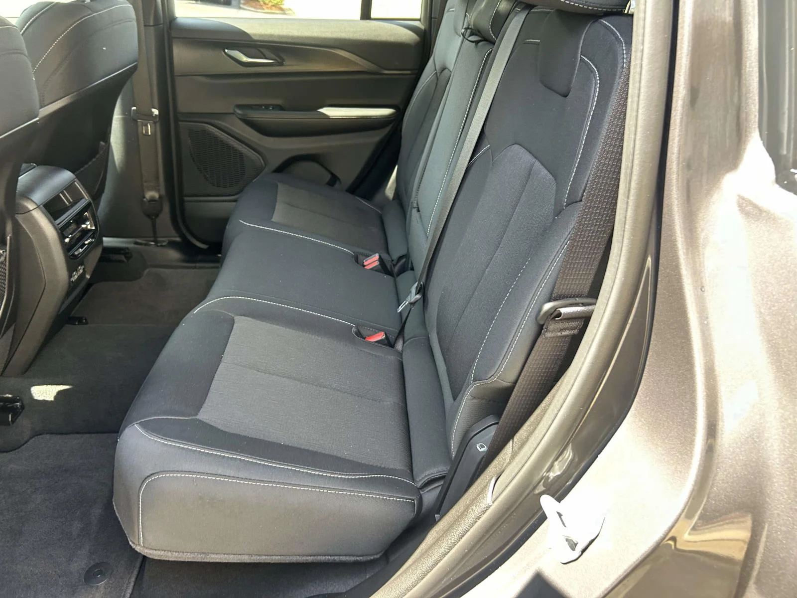Used 2025 Gray Jeep Laredo 4x4 image 10