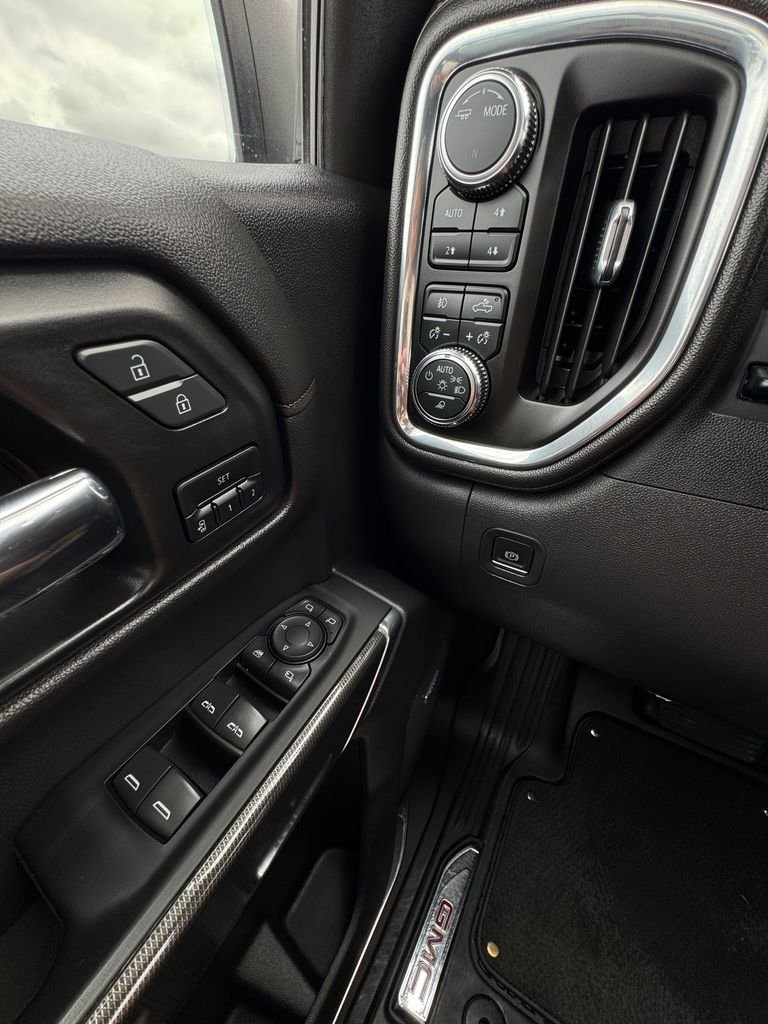 Used 2022 Summit White GMC AT4 image 16