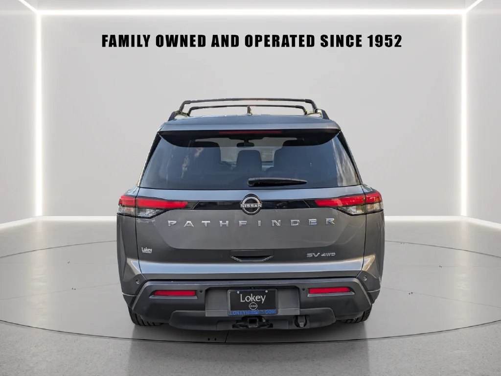 Used 2022 Gray Nissan SV image 5