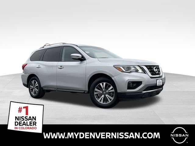2017 Nissan Pathfinder SV
