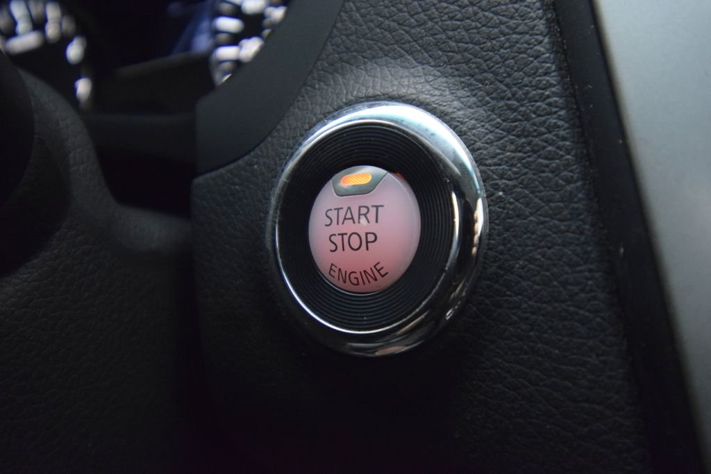 Used 2016 Silver Nissan 2.5 SV image 29