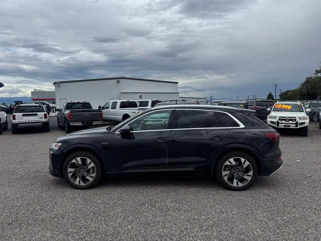 Used 2021 Mythos Black Metallic Audi Premium Plus image 8