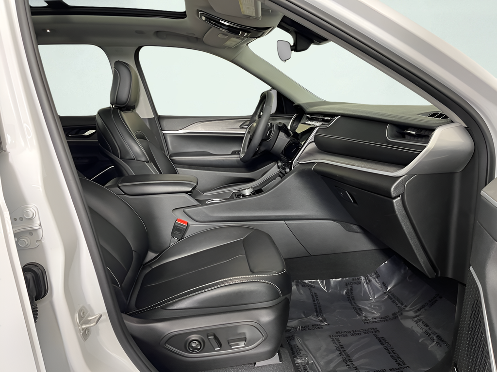 Used 2024 White Jeep Limited image 16