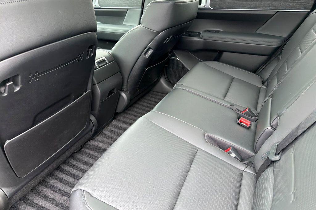 2026 Hyundai Santa Fe Limited - Photo 10