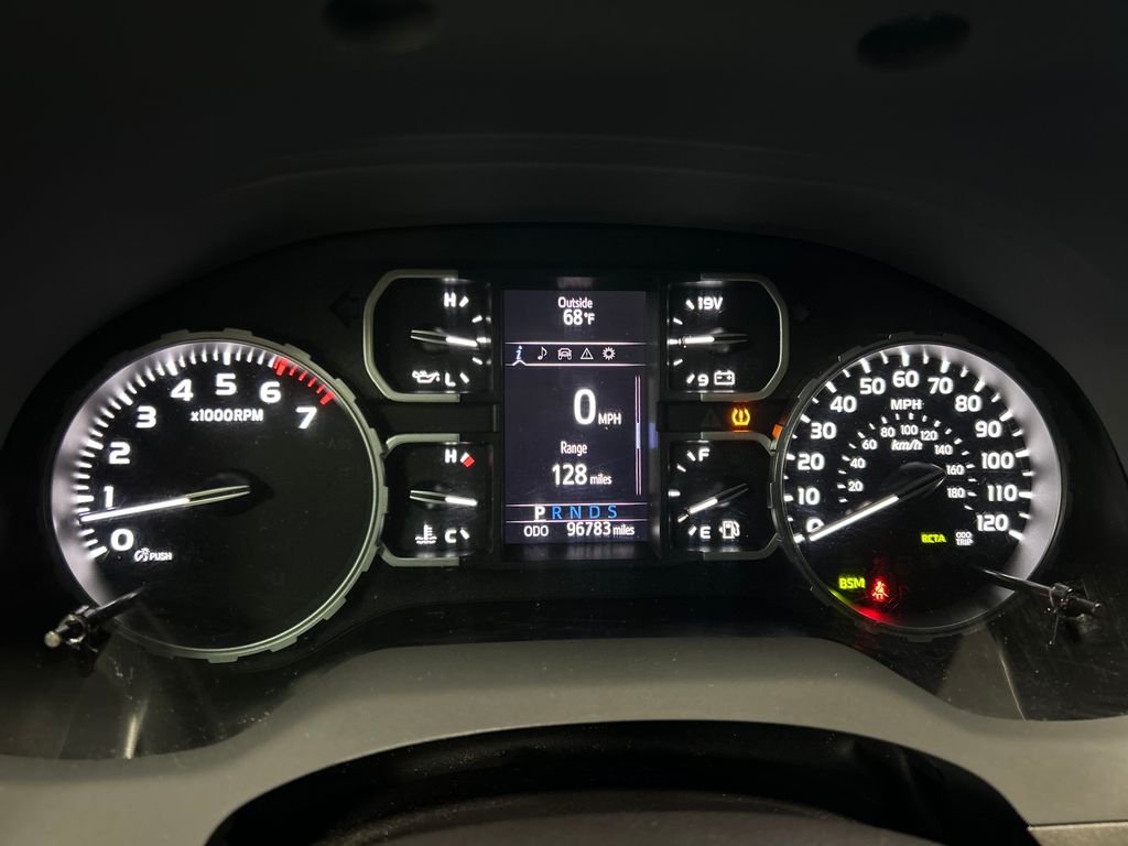 Used 2018 Blue Toyota SR5 image 22