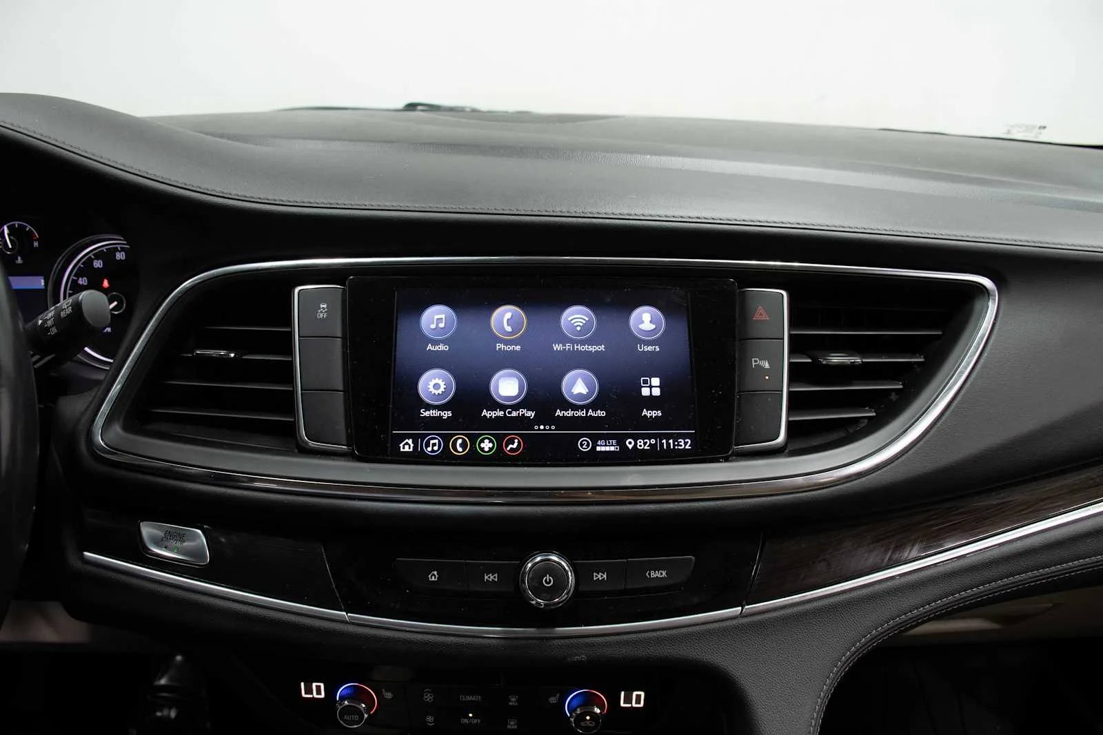 Used 2021 Summit White Buick Essence image 17