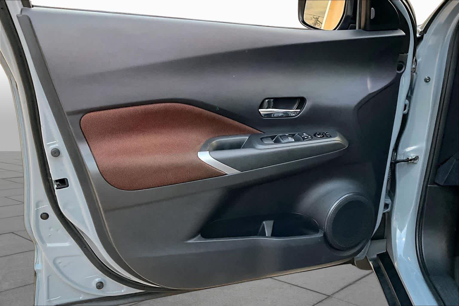 Used 2022 Boulder Gray Pearl Nissan SR image 20