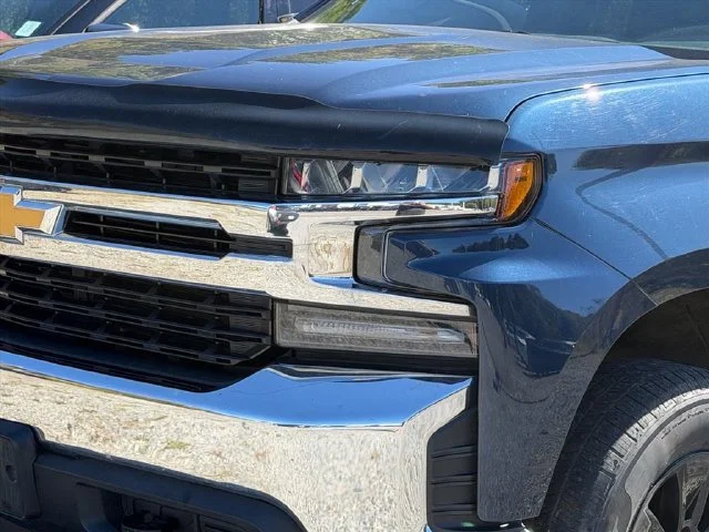 Used 2020 Blue Chevrolet LT image 4