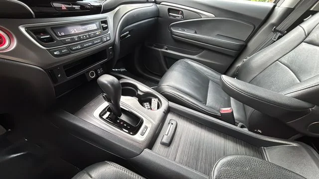 Used 2020 Black Honda EX-L image 14