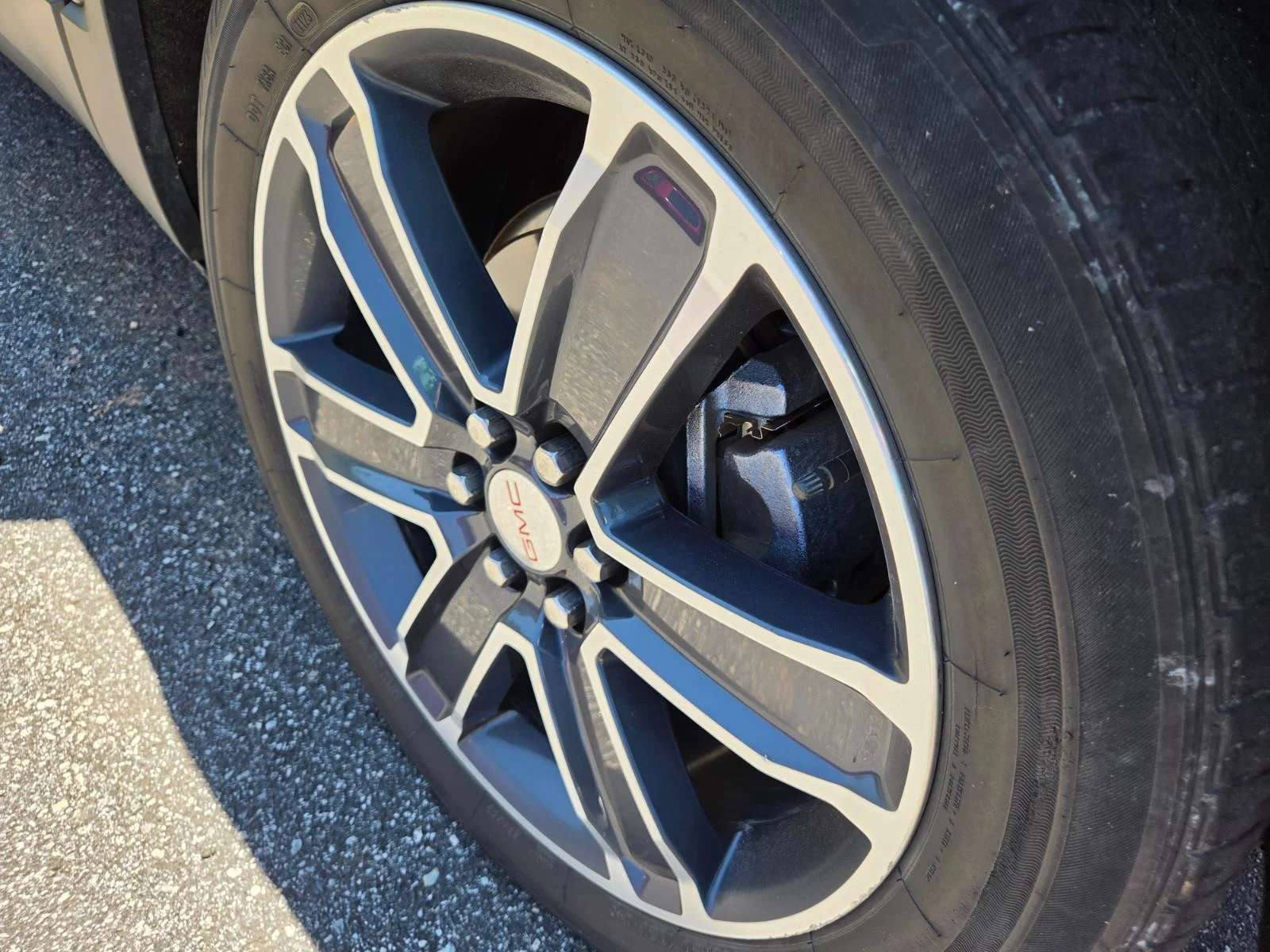 Used 2020 SMOKEY QUARTZ METALLIC GMC SLT image 4