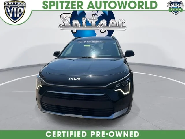 Used 2024 Black Kia LX image 3