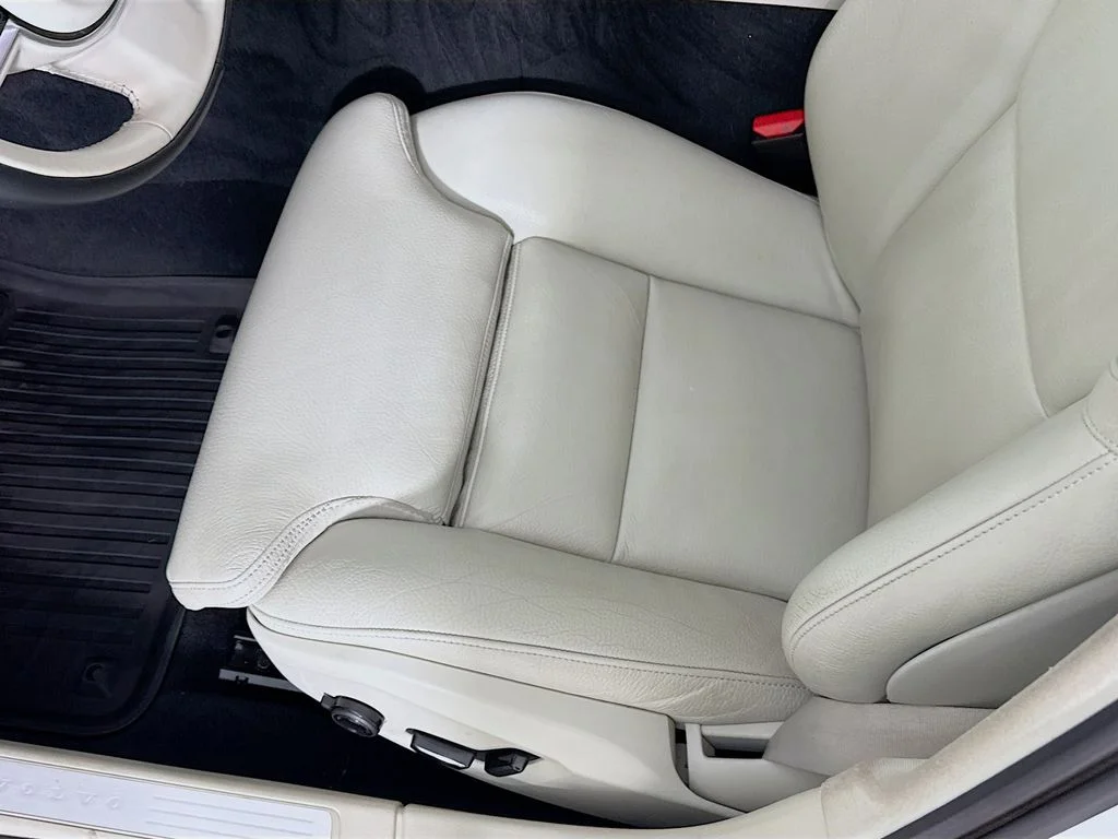 Used 2023 Crystal White Volvo Ultimate image 20