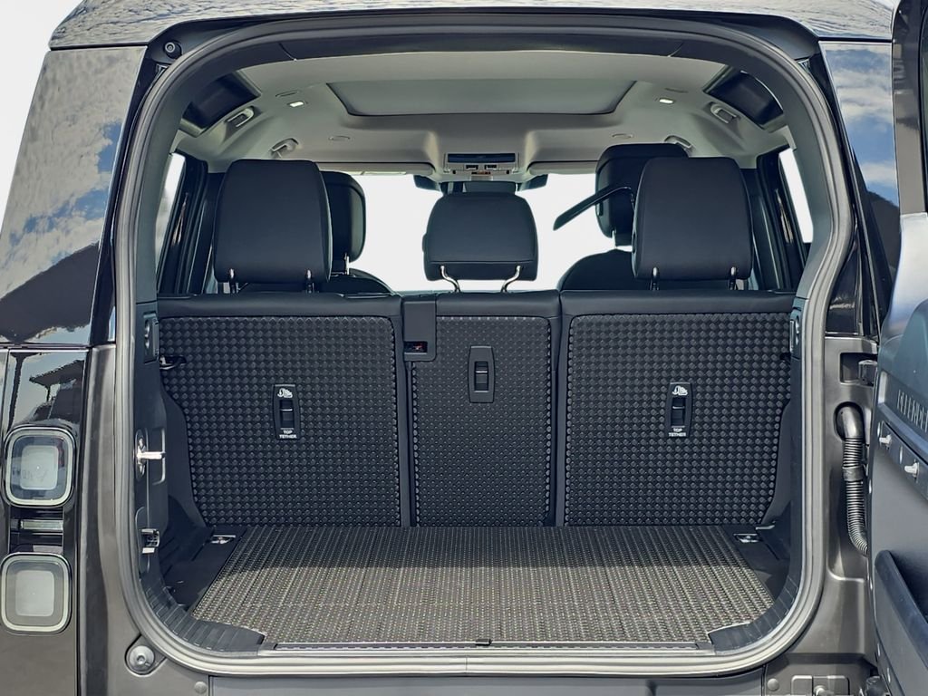 New 2026 Carpathian Grey Land Rover S image 12