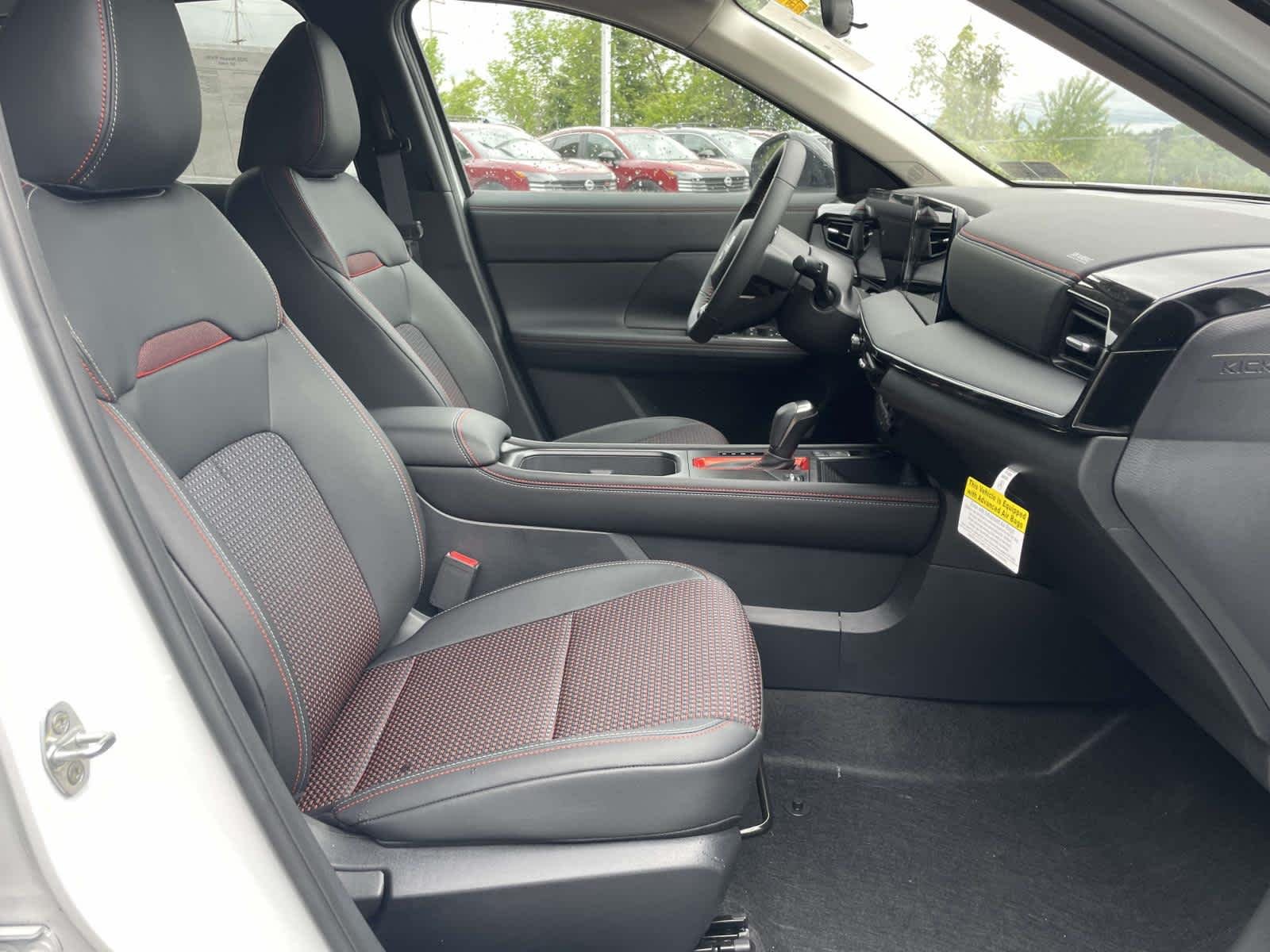 New 2026 Aspen White Tricoat/Super Black Nissan SR image 20