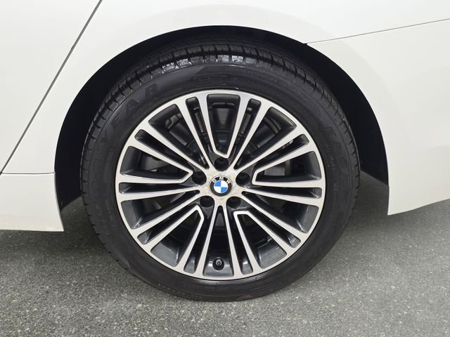 Used 2018 Alpine White BMW 530i xDrive image 32