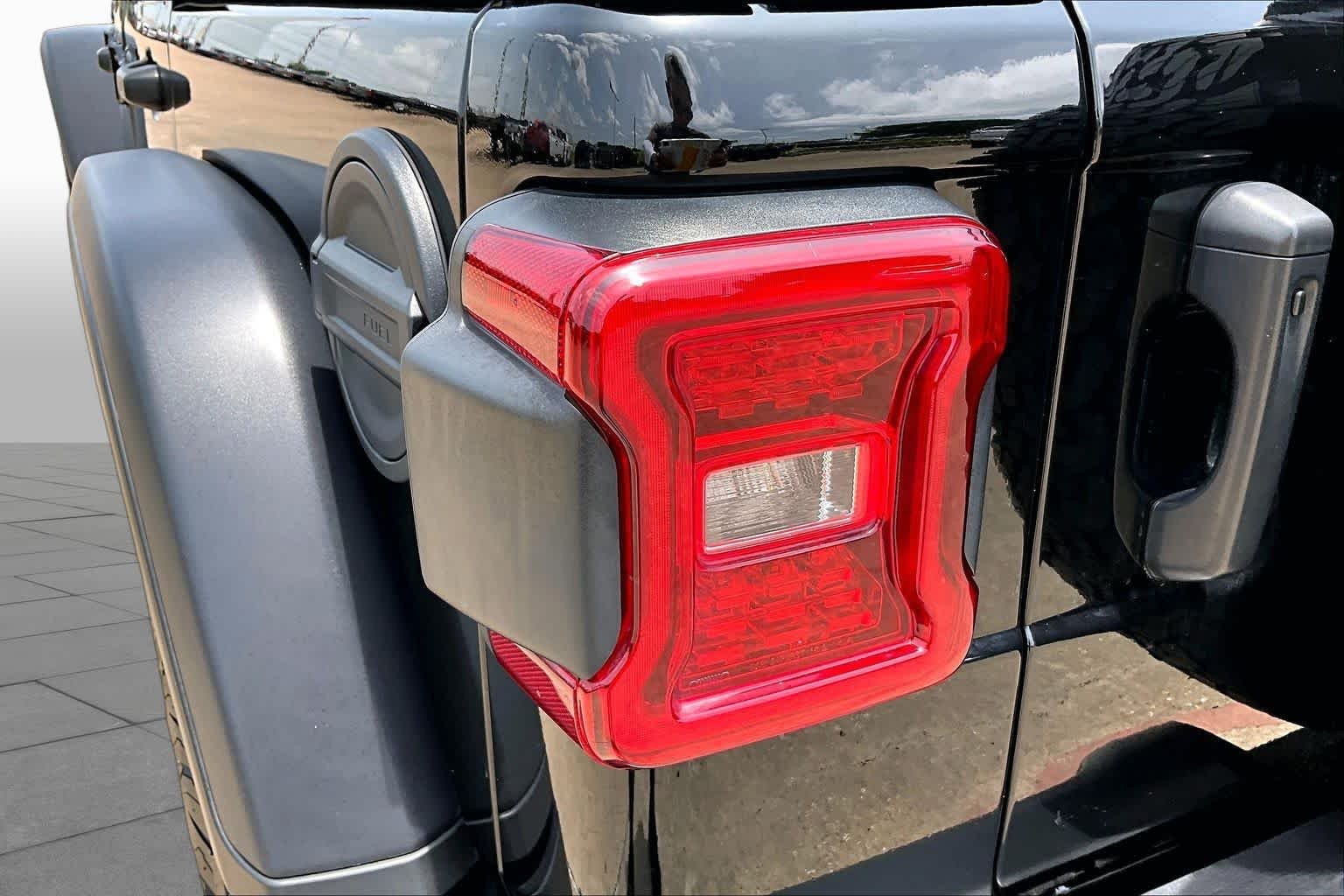 Used 2024 Black Clearcoat Jeep Rubicon image 28