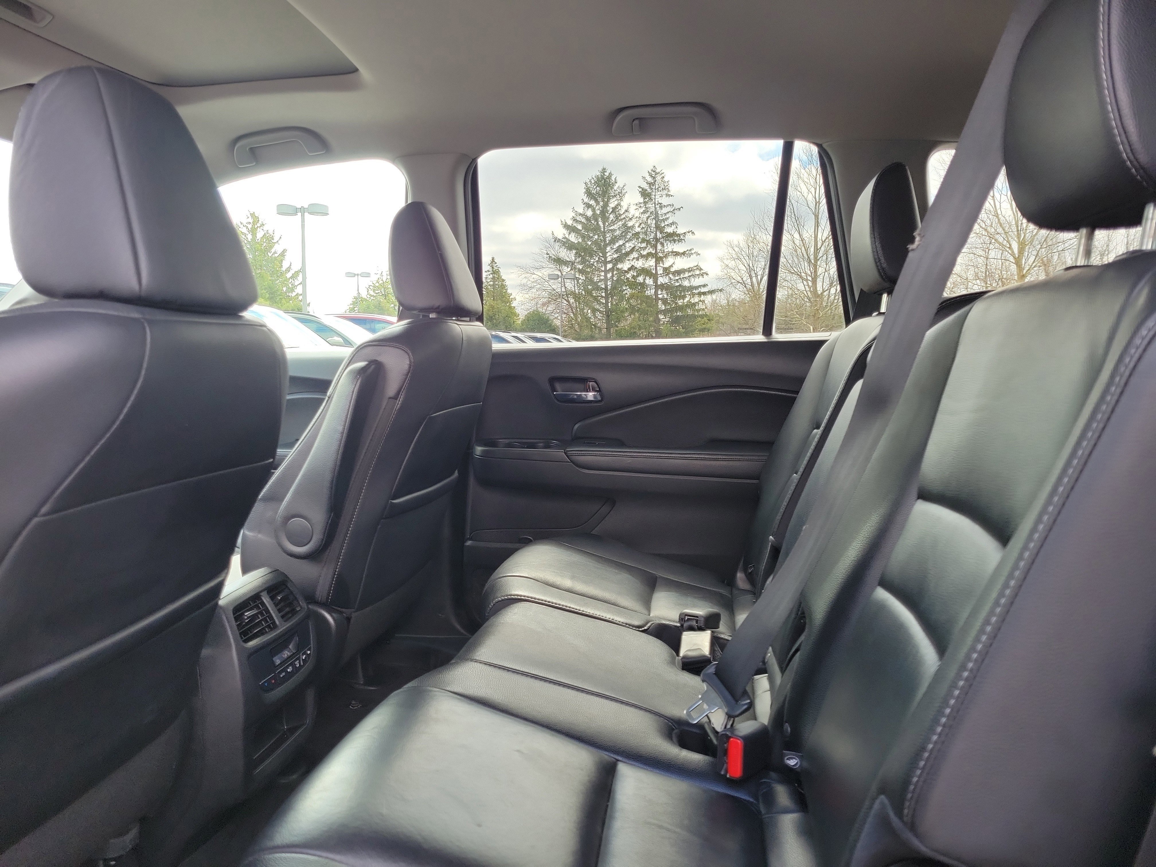 Used 2017 White Diamond Pearl Honda EX-L image 11