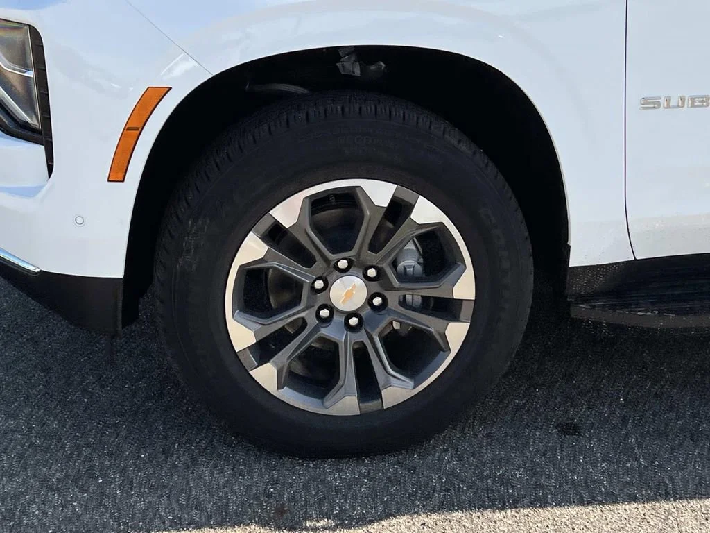 2026 Chevrolet Suburban LT - Photo 25