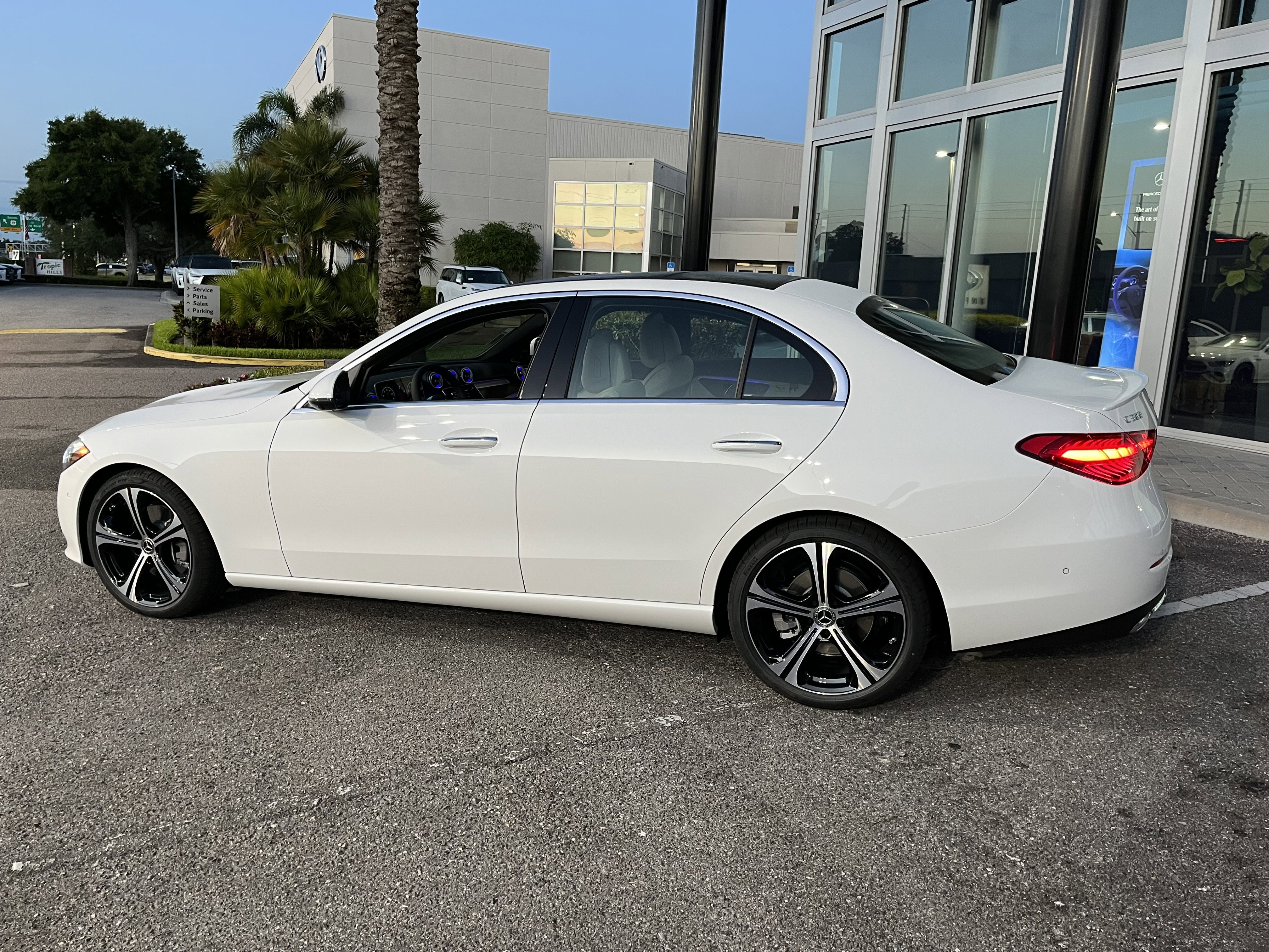 New 2026 POLAR WHITE Mercedes-Benz C 300 image 4