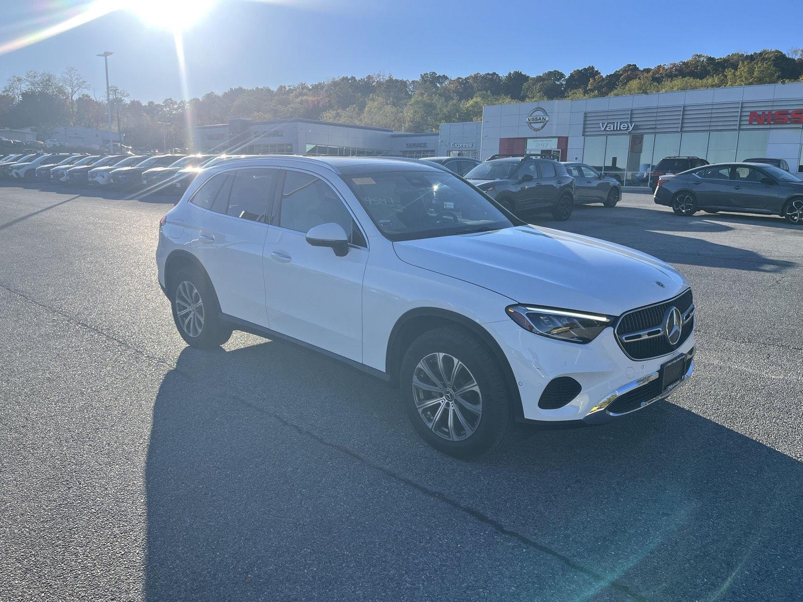 Used 2026 Polar White Mercedes GLC 300 image 1