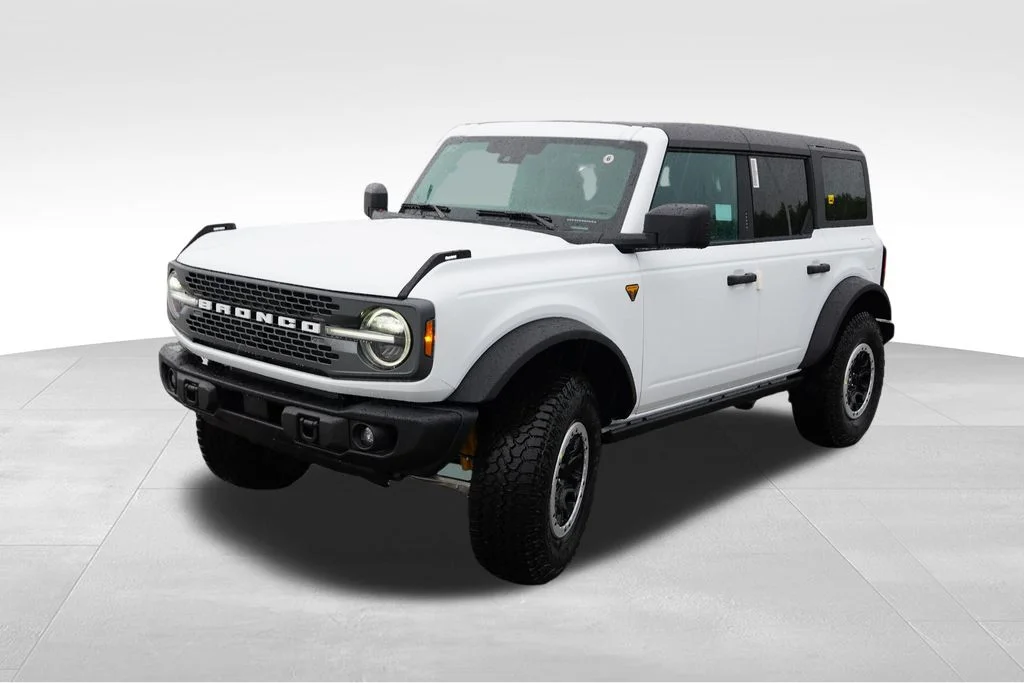 New 2026 Oxford White Ford Badlands image 7