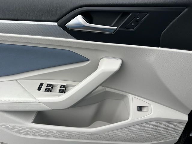 2025 Volkswagen Jetta SE - Photo 18