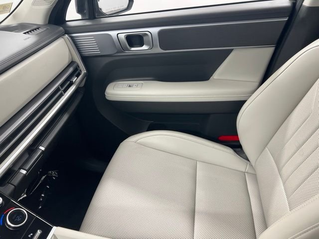 Used 2026 Black Hyundai SEL image 18