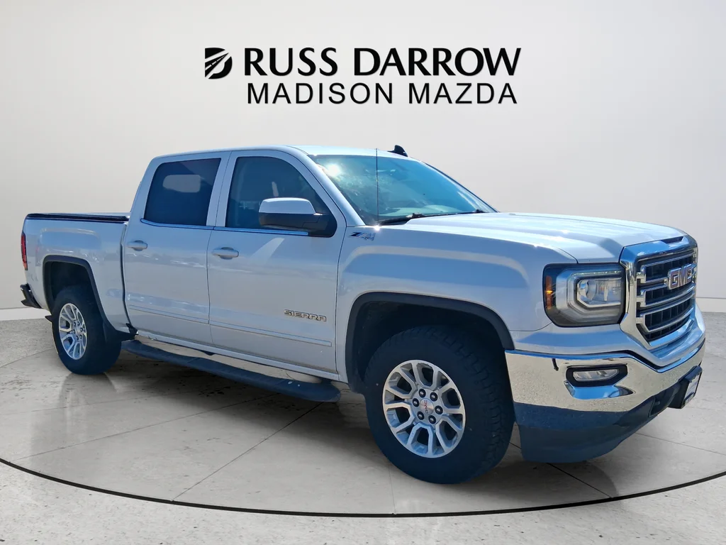 Used 2017 White GMC SLE image 7