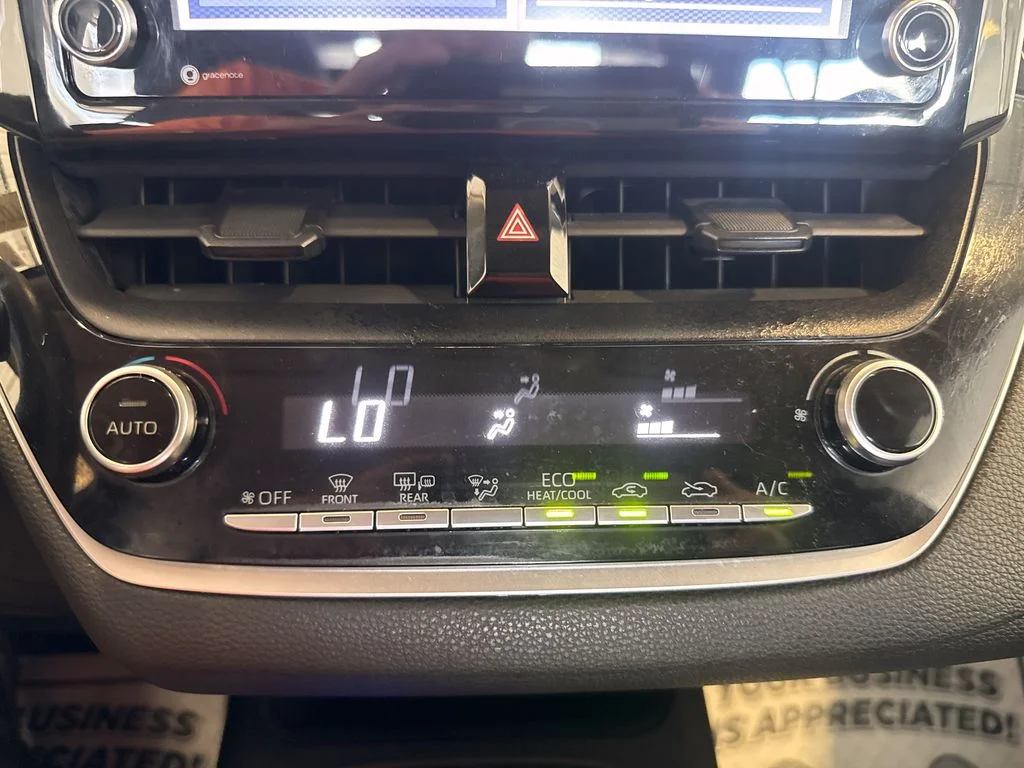 2021 Toyota Corolla LE - Photo 17