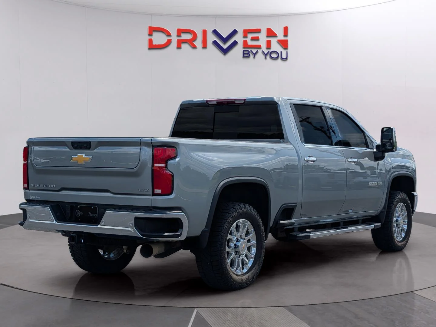 Used 2025 Sterling Gray Metallic Chevrolet LTZ image 6