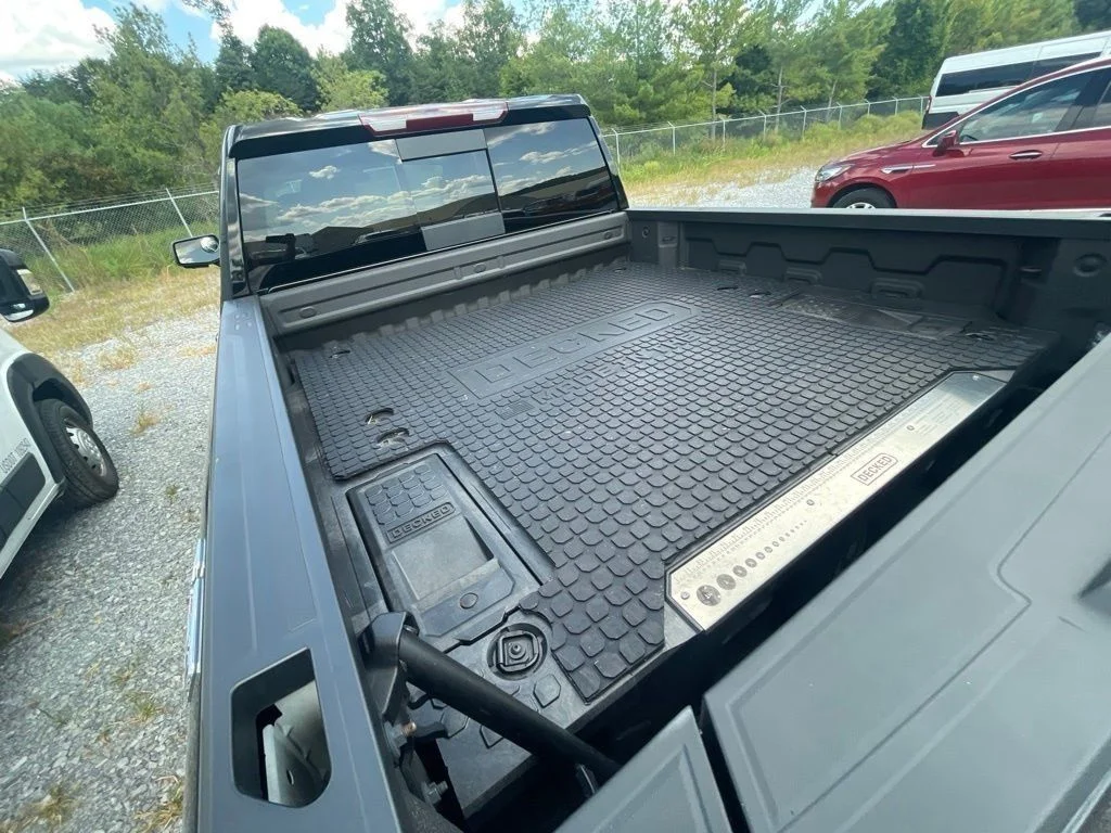 Used 2022 Black GMC Elevation image 16