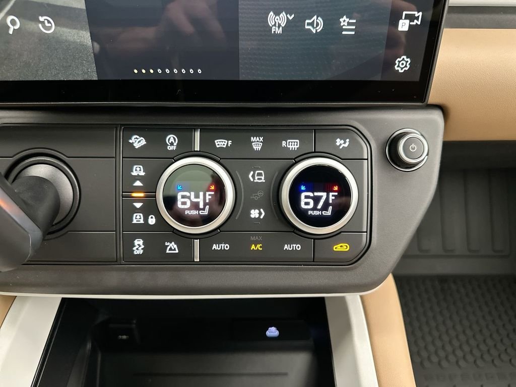 New 2026 Woolstone Green Land Rover S image 14