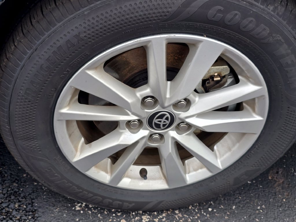 Used 2025  Toyota LE image 21
