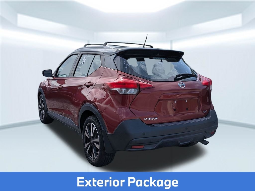 Used 2018 Red Nissan SV image 2