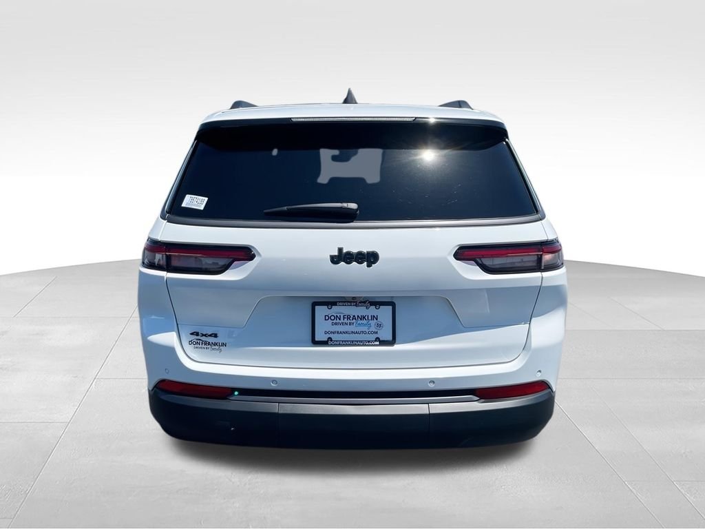 New 2026 White Jeep Altitude image 7
