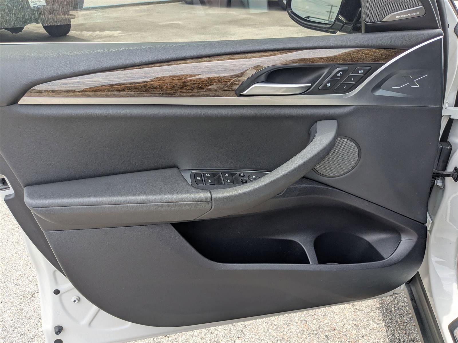 Used 2019 Mineral White Metallic BMW xDrive30i image 11