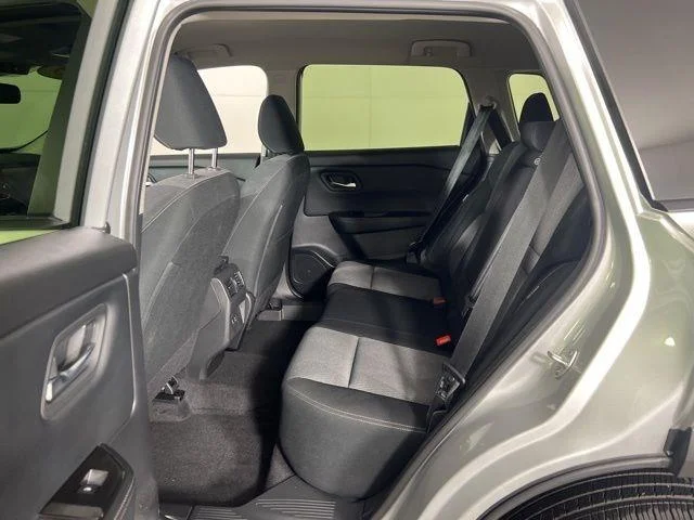 2025 Nissan Rogue SV - Photo 12