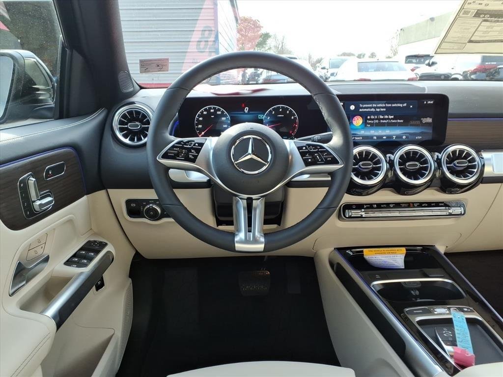 New 2026 BLACK Mercedes-Benz GLB 250 image 22