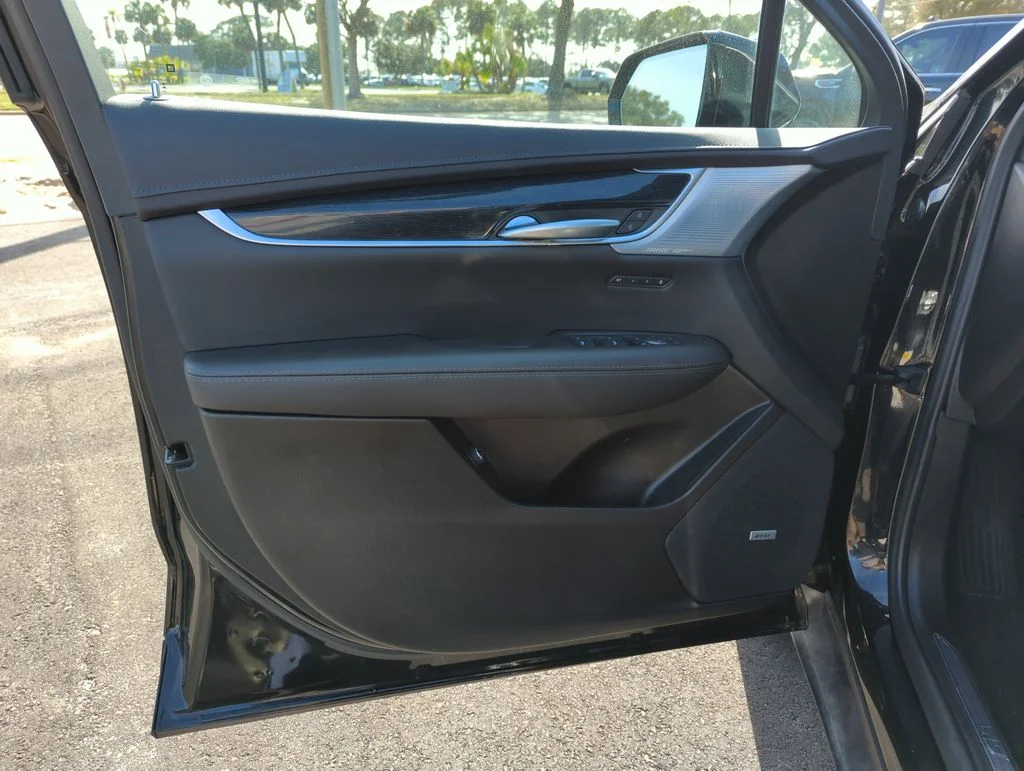 2025 Cadillac XT5 Premium Luxury - Photo 17