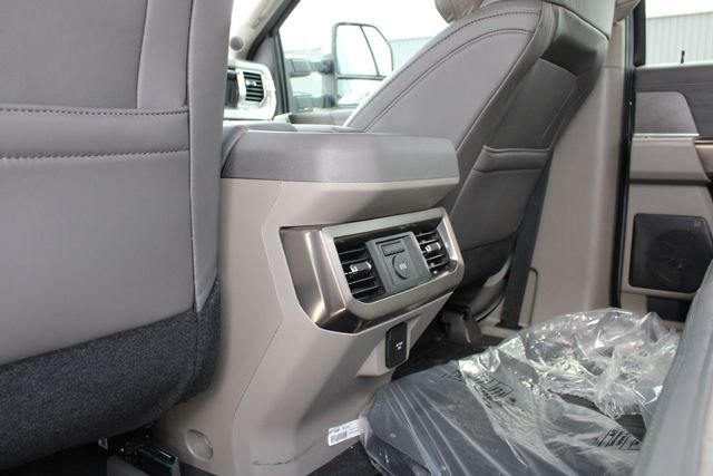New 2026 Glacier Gray Metallic Tri-Coat Ford Platinum image 23