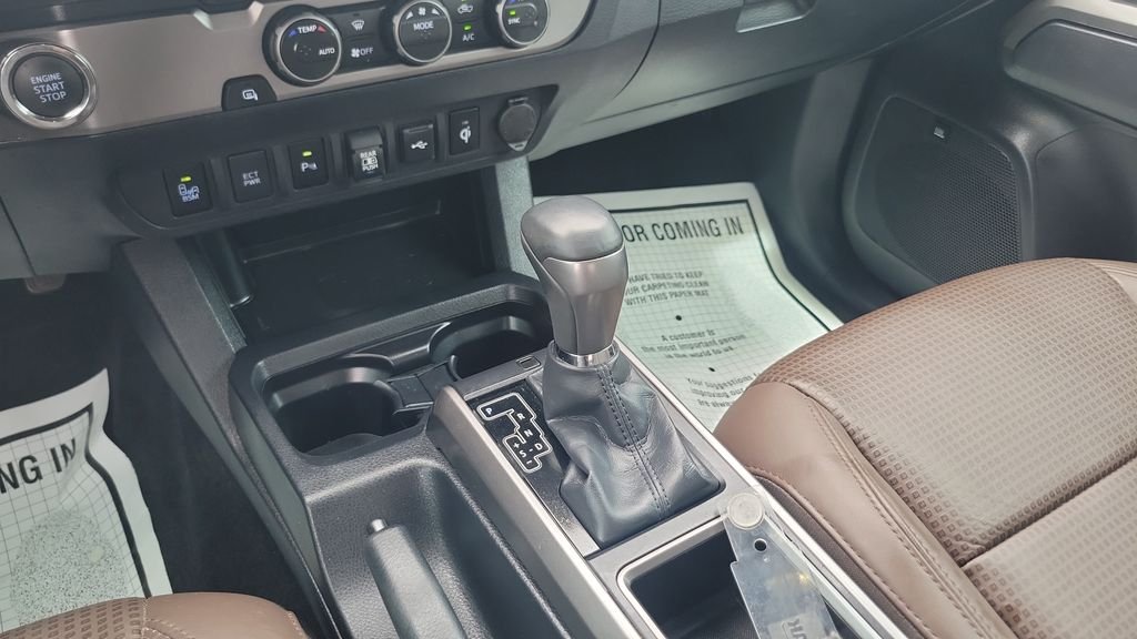 Certified Used 2022 Green Toyota Limited image 26