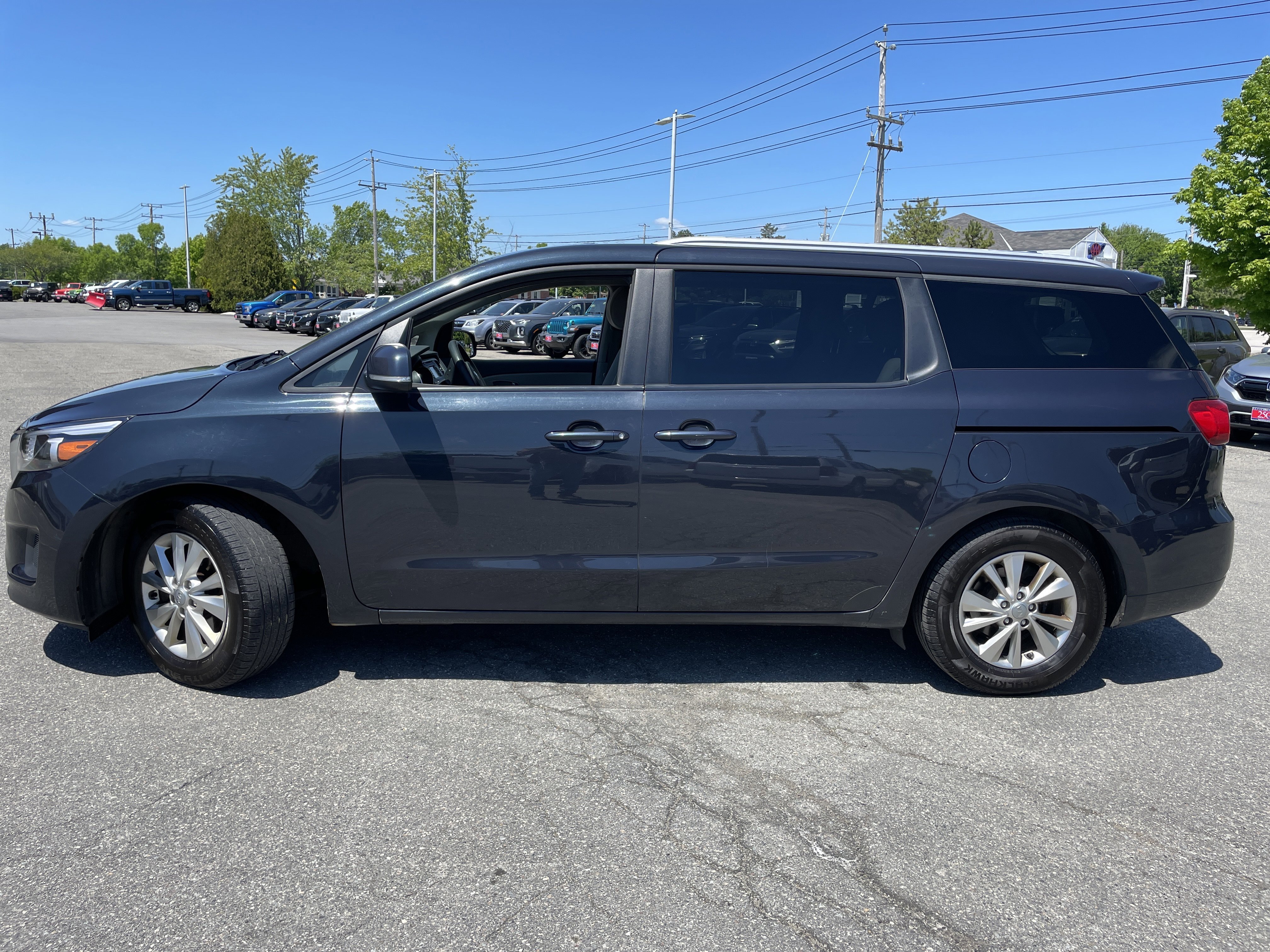 Used 2016 Kia Sedona LX with VIN KNDMB5C15G6127153 for sale in Bangor, ME