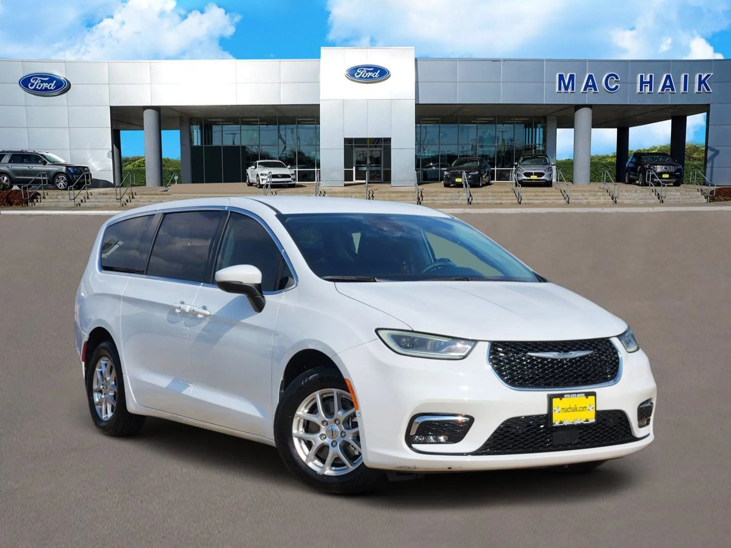 Used 2023 White Chrysler Touring L image 1