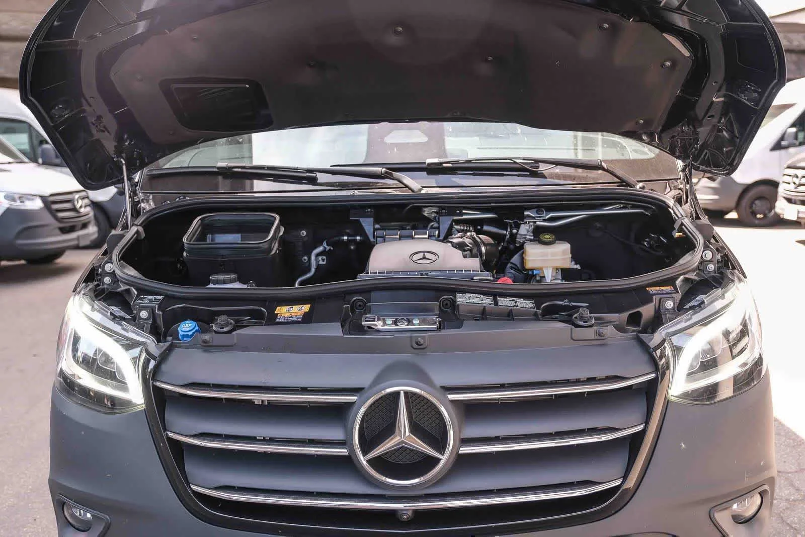 New 2026 Obsidian Black Metallic Mercedes-Benz Passenger 170WB High Roof RWD 2.0L I4 Diesel Turbo image 35